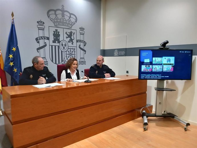 Policía aumenta la vigilancia para propiciar compras seguras en Navidad con especial incidencia en la compra online