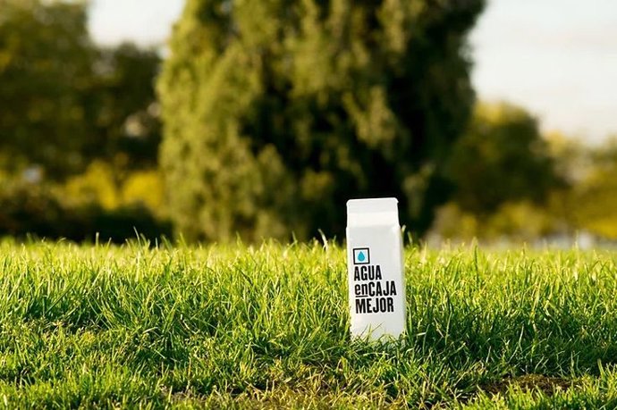 Envase de Agua enCaja Mejor.