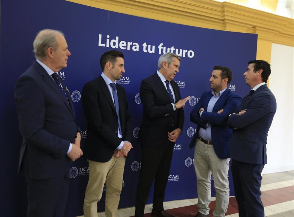 José María Párraga y Javier Collado, de la Fundación Incyde, y Samuel Mendoza, José Luis Mendoza García y César Nicolás, de la UCAM