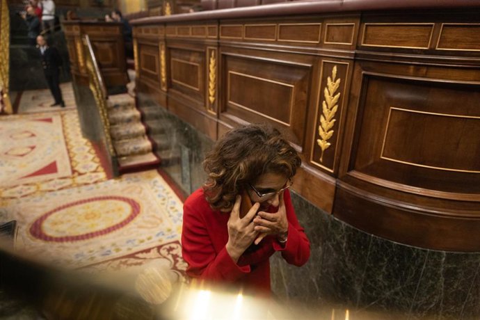 La ministra de Hacienda, María Jesús Montero, durante una sesión plenaria en el Congreso de los Diputados, a 14 de diciembre de 2022, en Madrid (España). 