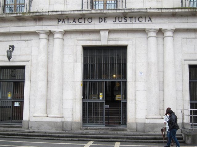 Archivo - Trib.- Aplazado al jueves el juicio por apropiación contra el administrador de una mercantil agraria