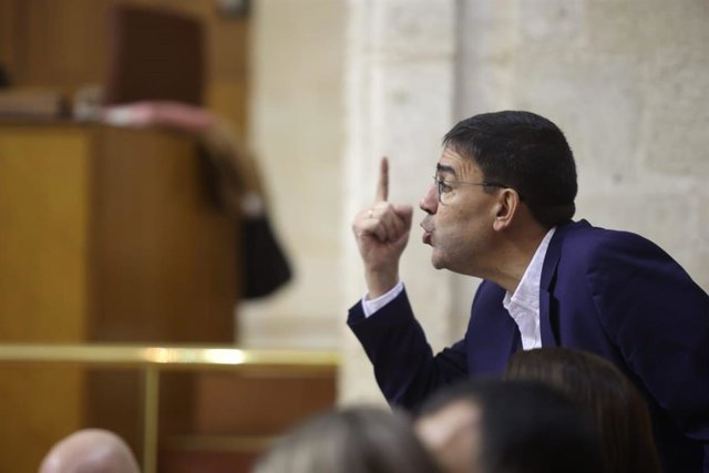 El parlamentario del PSOE-A Mario Jiménez, en el Pleno del Parlamento andaluz.