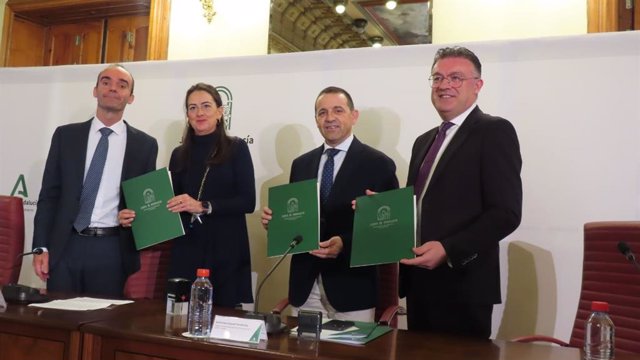La Junta firma la cesión por convenio del parque periurbano de Castala al Ayuntamiento de Berja (Almería).