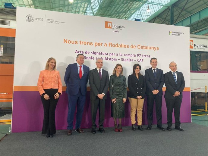 (I-D) Maria Eugnia Gay, Íñigo Parra, Isaías Táboas, Raquel Sánchez, Sonia Araújo, Javier Martínez Y Leopoldo Maestu.