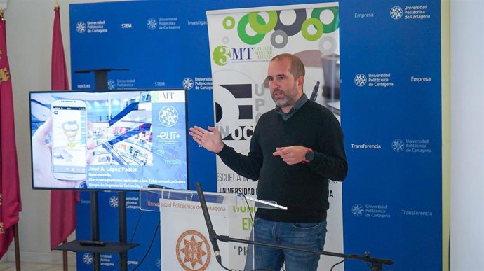 El doctor en TIC José Antonio López gana el concurso de divulgación científica 'Tesis en 3 minutos'