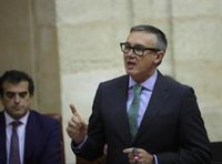 Vox avisa a Moreno: "Lo que pasa en España afecta en Andalucía. O está con o contra Sánchez, no puede estar en el medio"