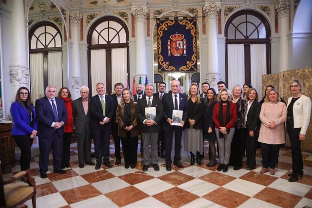 Presentación del libro 'Historia del Cuerpo Consular de Málaga 1641-2022'