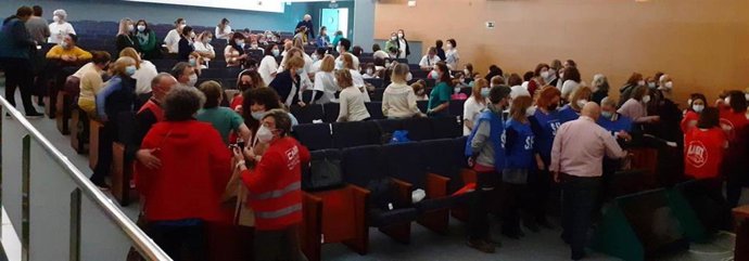 Encierra de TCAE en el San Cecilio