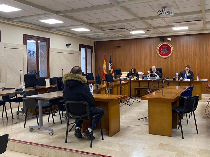 En la Audiencia Provincial, el hombre condenado por violar a un joven en un centro de acogida de Palma.