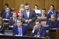 Moreno acusa a Sánchez de "destruir la unidad de España" al dejarse "arrastrar por el chantaje" de ERC y Bildu