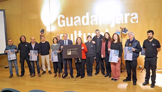 El alcalde de Guadalajara, Alberto Rojo, en la presentación de los actos de celebración del XX aniversario del Teatro Auditorio Buero Vallejo.