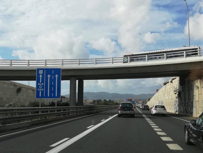 Carril Bus-VAO en la Ma-19.