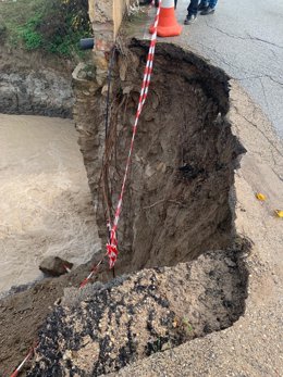 Daños en el puente sobre el río Torres, de acceso a la Escuela de Hostelería La Laguna.