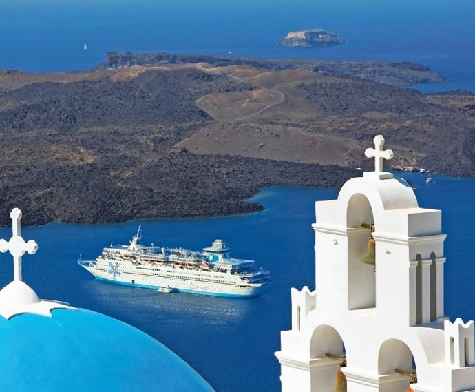 Celestyal lanza una campaña con descuentos de hasta 1.171 euros por persona, niños gratis y depósitos reducidos.