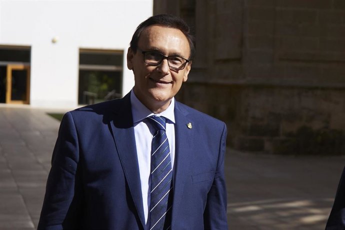 Archivo - El consejero de Universidad e Innovación de la Junta de Andalucía, José Carlos Gómez Villamando. 