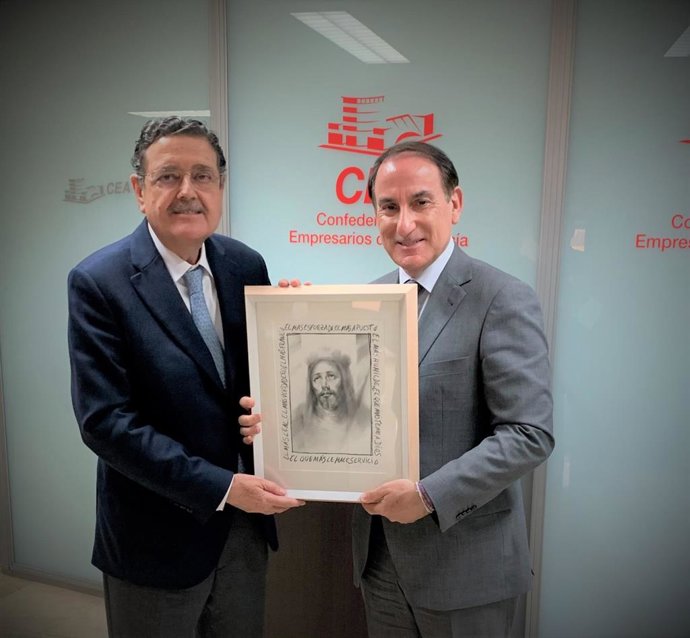 La CEA recibe el Premio Extraordinario CEU Fernando III a los Empresarios de Andalucía