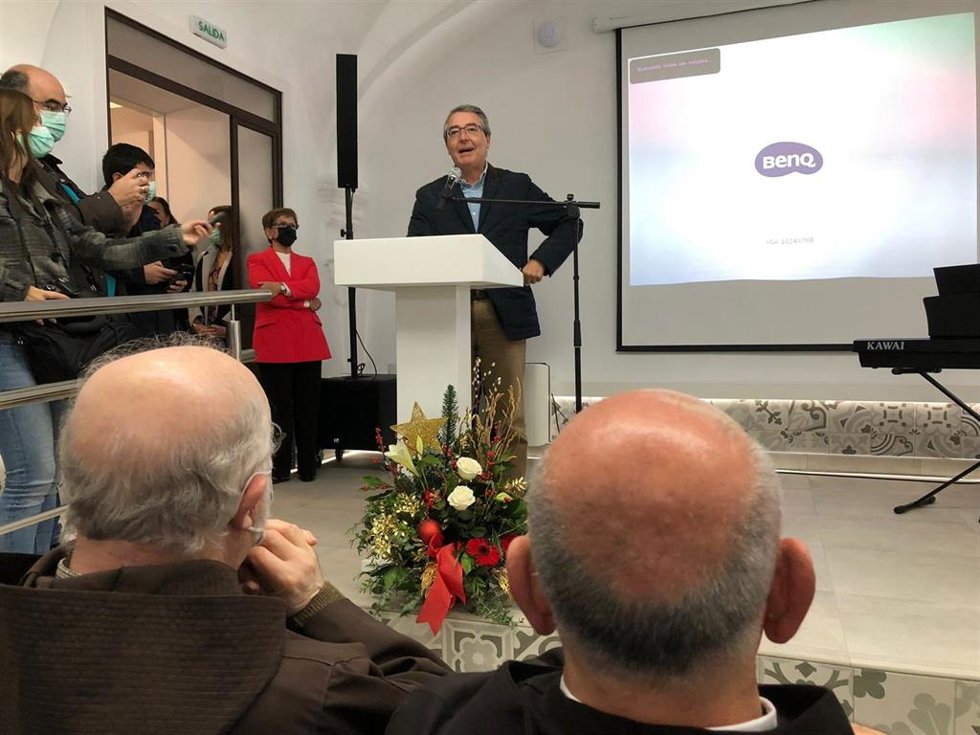 Francisco Salado durante la inauguración de sede de la asociación Resurgir Proyecto Humano en Antequera