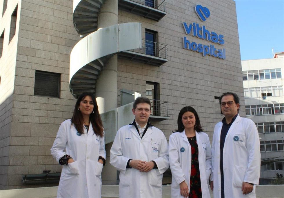 De izquierda a derecha, la asistente social Raquel Fernández, el neurólogo Javier Castro Dono, y los neuropsiquiatras Marta Lazcano y Pablo Villarino