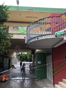 Cornisa desprendida en el CEIP Freinet de Almería.