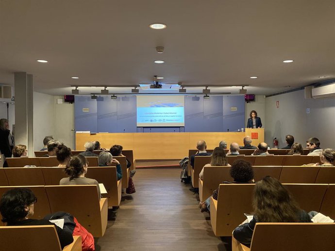 La consellera Gemma Ubasart inaugura la jornada.
