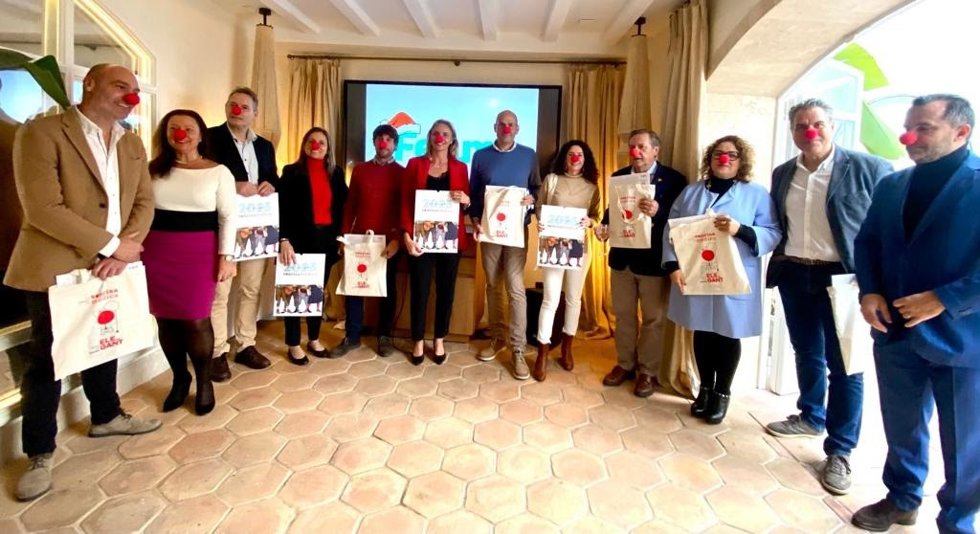 FEHM y Sonrisa Médica presentan la campaña 'Hoteles de narices'.