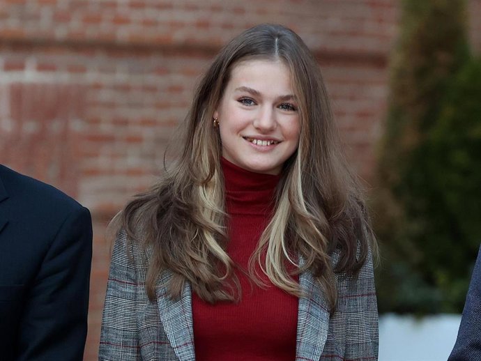 La Princesa Leonor de Borbón llega a la oficina Central de Cruz Roja Española para asistir al encuentro con jóvenes voluntarios de Cruz Roja, a 15 de diciembre de 2022, en Madrid (España)