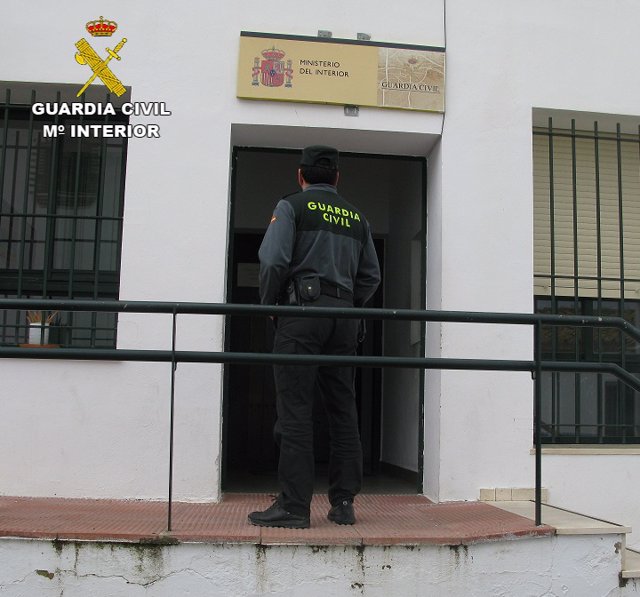 Archivo - Cuartel de la Guardia Civil de Cartaya en una imagen de archivo.