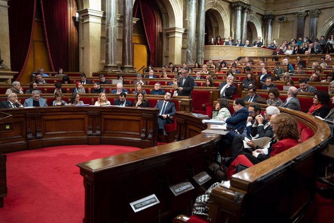 Vista general de una sesión plenaria en el Parlament de Catalunya, a 14 de diciembre de 2022, en Barcelona, Catalunya (España).