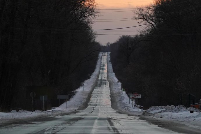 Archivo - Una carretera en Rusia (ARCHIVO)