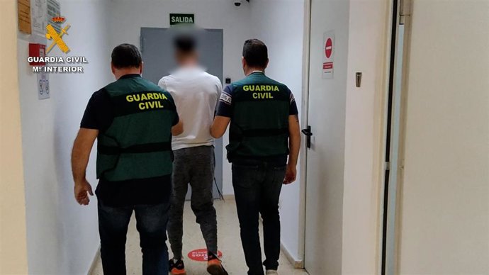 Uno de los detenidos en la operación 'Smsbank' de la Guardia Civil de Almería.