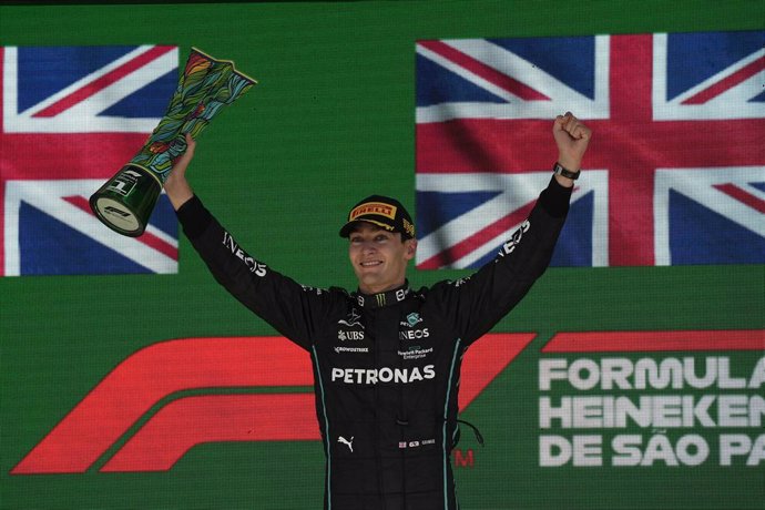 Archivo - 13 November 2022, Brazil, Sao Paulo: British F1 driver George Russell of Mercedes AMG Petronas F1 Team celebrates winning the 2022 Formula One Sao Paulo Grand Prix at Interlagos circuit. Photo: Paulo Lopes/ZUMA Press Wire/dpa