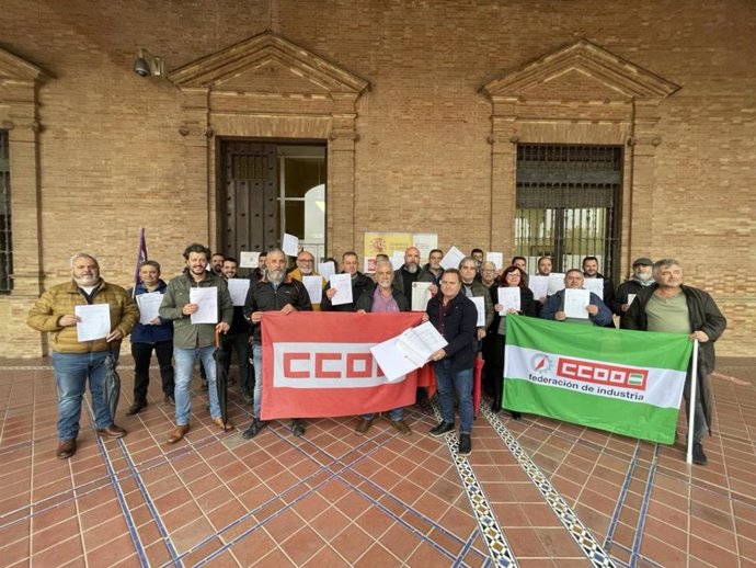 Andalucía se suma con 4.000 firmas a la petición de CCOO de un Pacto de Estado por la Industria y una nueva Ley.