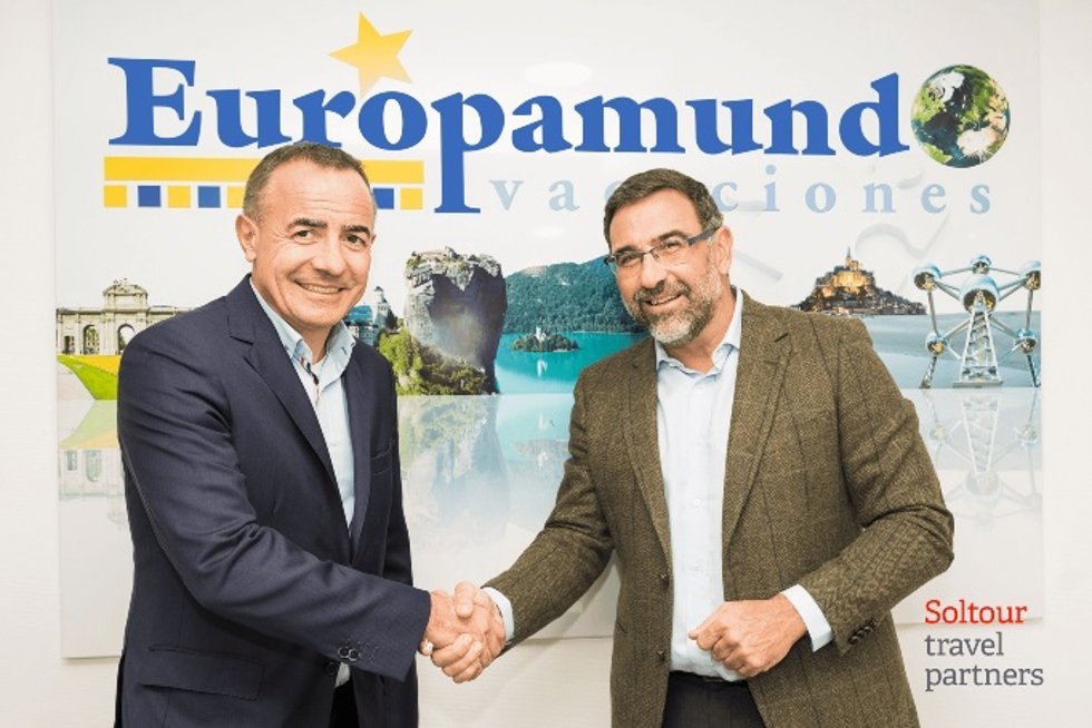 Tomeu Benassar, ceo de Soltour Travel Partners, y Alejandro de la Osa, ceo de Europamundo.