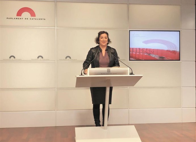 La portavoz del PSC en el Parlament, Alícia Romero, en rueda de prensa.