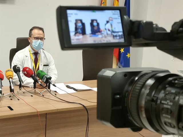 El director gerente del CAUSA, Luis Ángel González, en rueda de prensa.