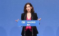 Ayuso dice a Vox que el avión de los Presupuestos "ya despegó" y no vuelve a por pasajeros que no se ocuparon de subirse