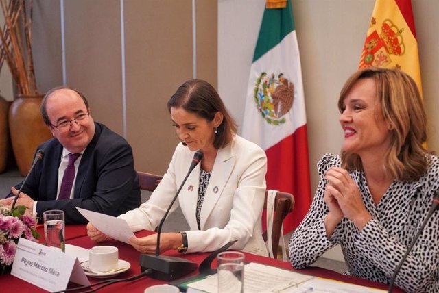 Miquel Iceta, Reyes Maroto y Pilar Alegría en la reunión de la Comisión binacional México-España