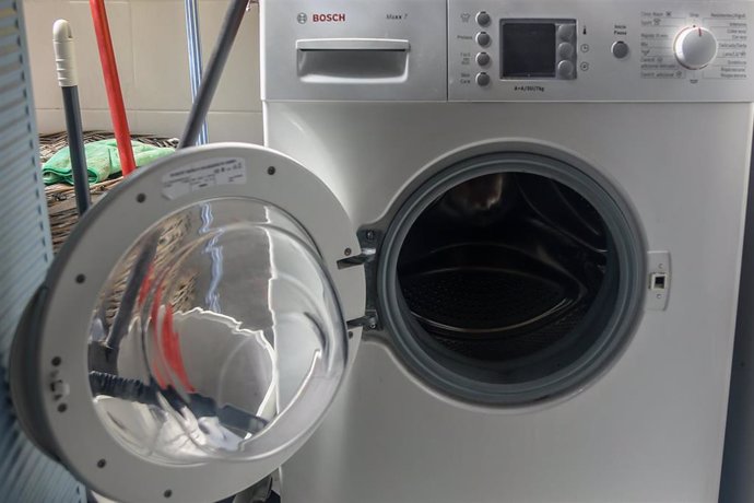 Archivo - Una lavadora en una vivienda