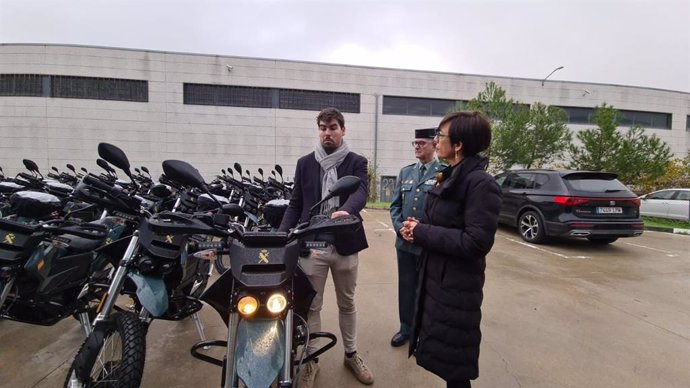 La directora de la Guardia Civil, María Gámez, en la recepción de las primeras 157 motos eléctricas para el SEPRONA