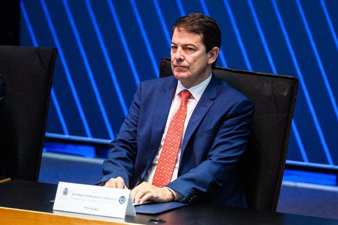 Archivo - El presidente de la Junta, Alfonso Fernández Mañueco, en la inauguración del Primer Curso Académico del Centro Universitario de Formación de la Policía Nacional, a 24 de octubre de 2022, en Ávila, Castilla y León (España). El Centro Universita