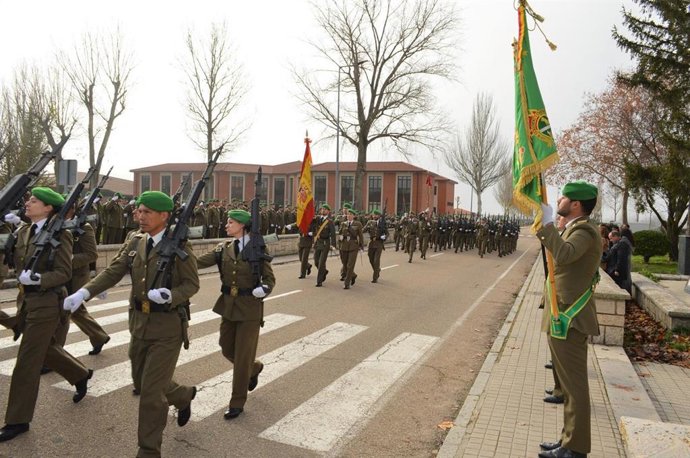 Acto de Entrega de Mando de la Agrupación de Apoyo Logístico n.O 61 (AALOG 61) de la Brigada Logística.