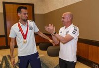 Rubiales: "Busquets es uno de los más importantes patrimonios del fútbol español"