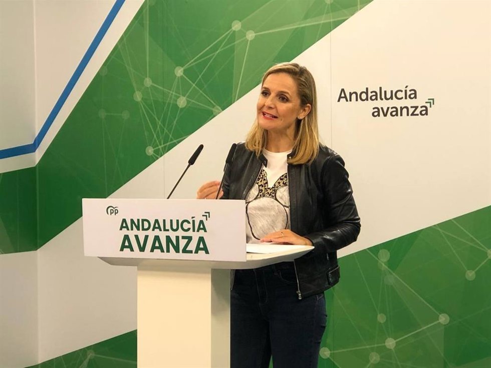 La portavoz del PP de Andalucía, Maribel Torregrosa, este viernes en rueda de prensa.