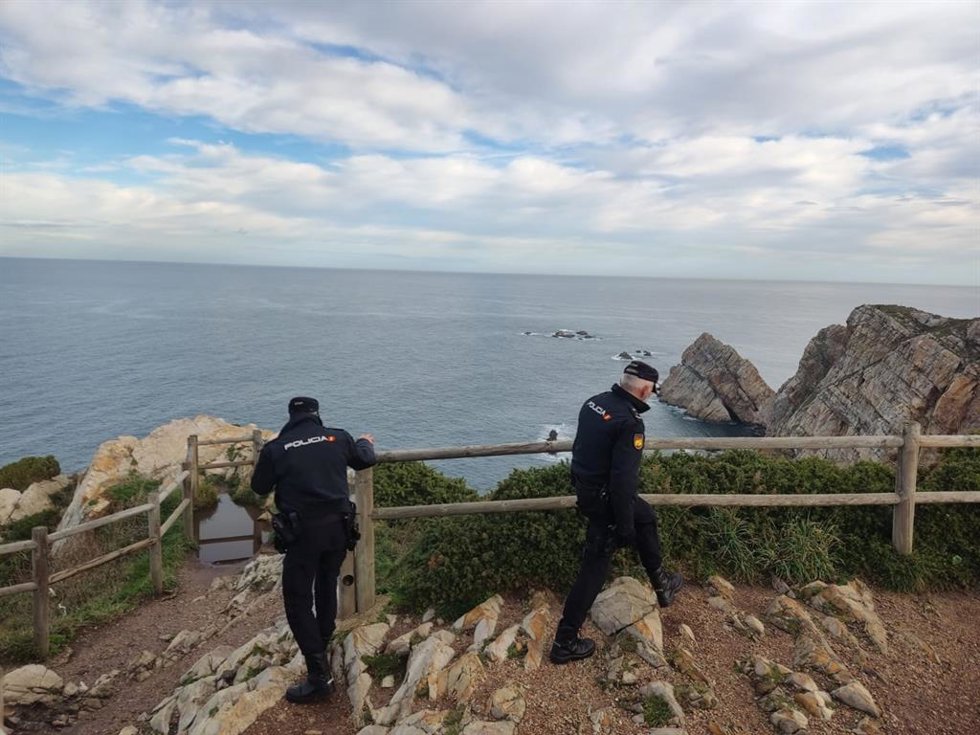 Búsqueda de la mujer desaparecida, Sandra Bermejo, en el Cabo de Peñas. Policía.