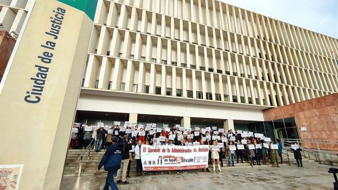 Protesta de trabajadores de justicia en Málaga