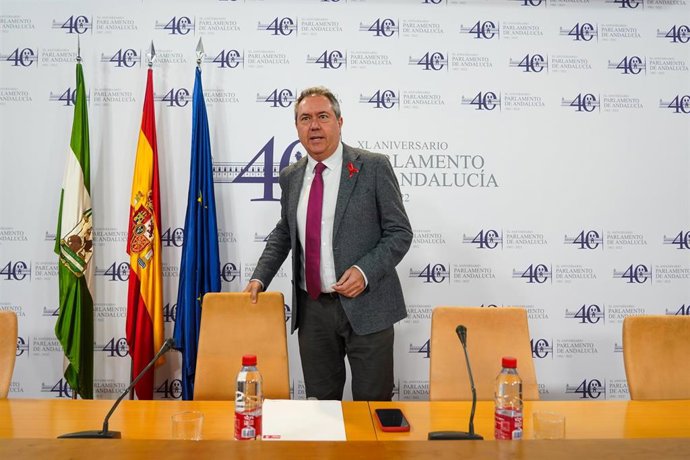 El secretario general del PSOE de Andalucía, Juan Espadas, en una foto de archivo en el Parlamento andaluz.