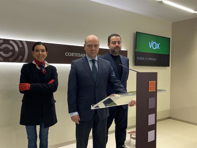 Los diputados del grupo parlamentario de VOX de las Cortes de Aragón.