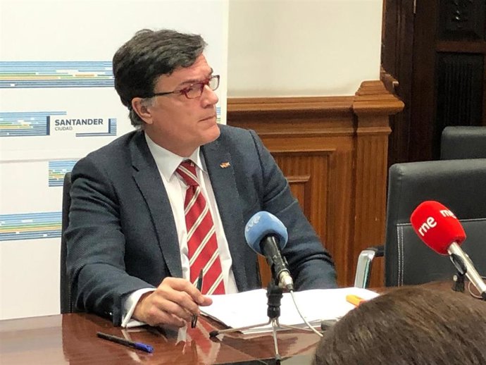 Archivo - El concejal de Vox en el Ayuntamiento de Santander, Guillermo Pérez-Cosío