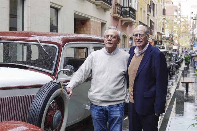 Participantes en la 32 Ruta de Automóviles Antiguos