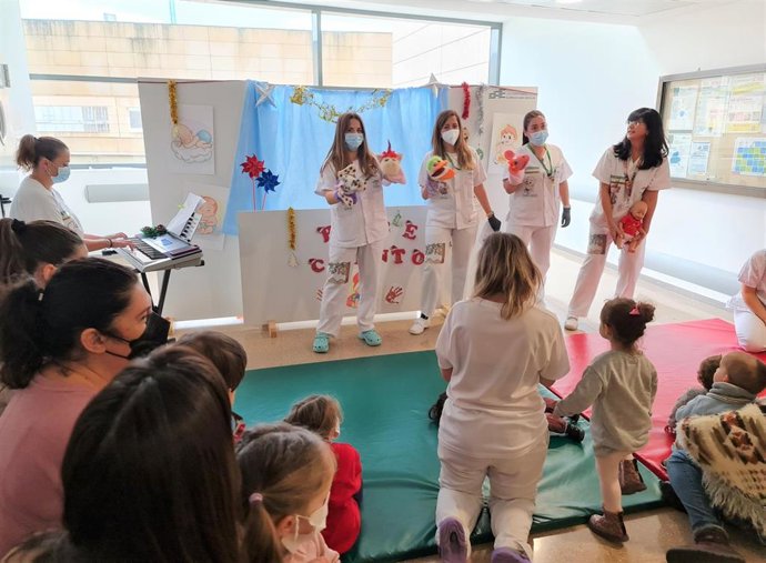 Actividad con niños en el Clínico